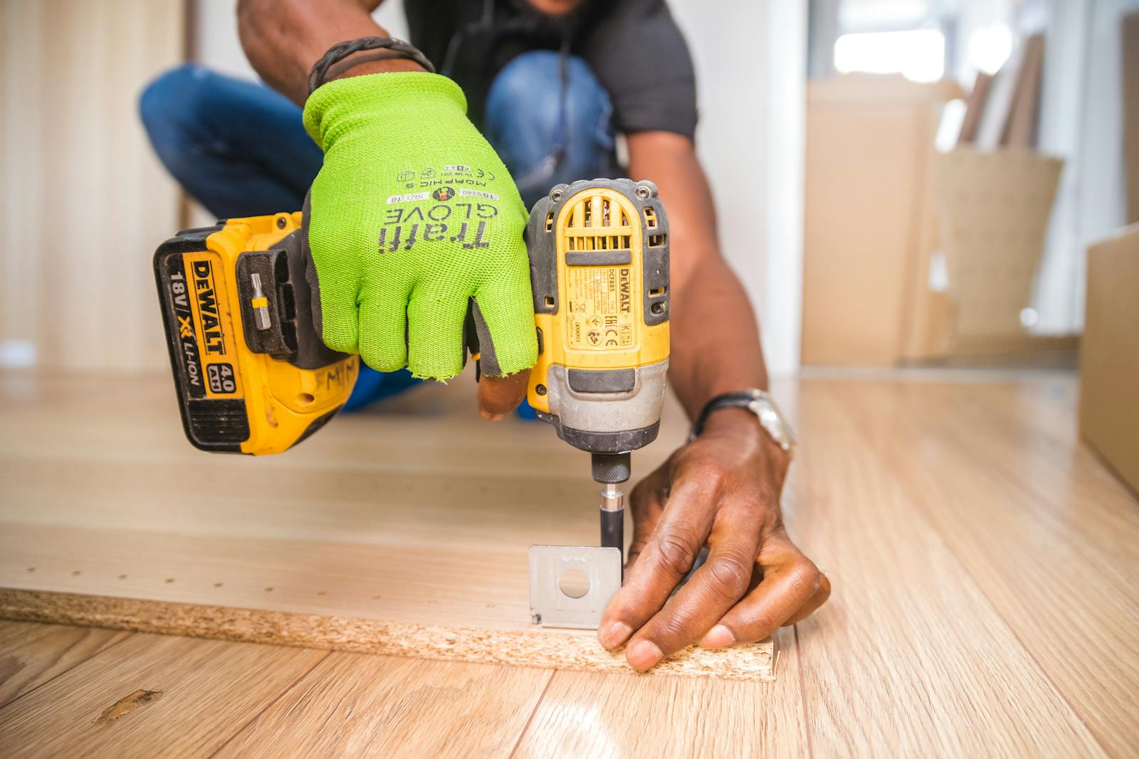 How does a Cordless Drill work? article illustration