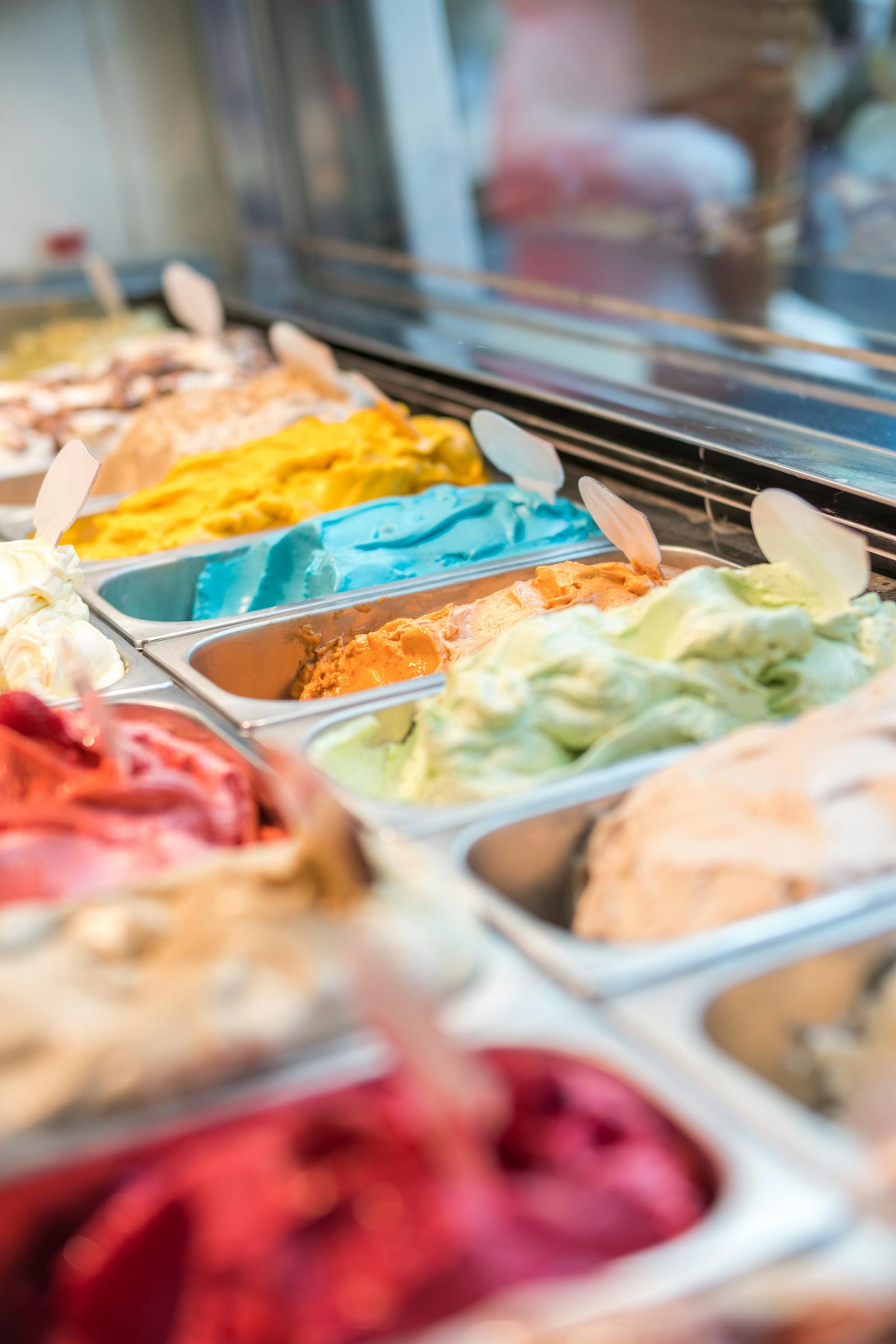 How does an Electric Ice Cream Maker work? article illustration
