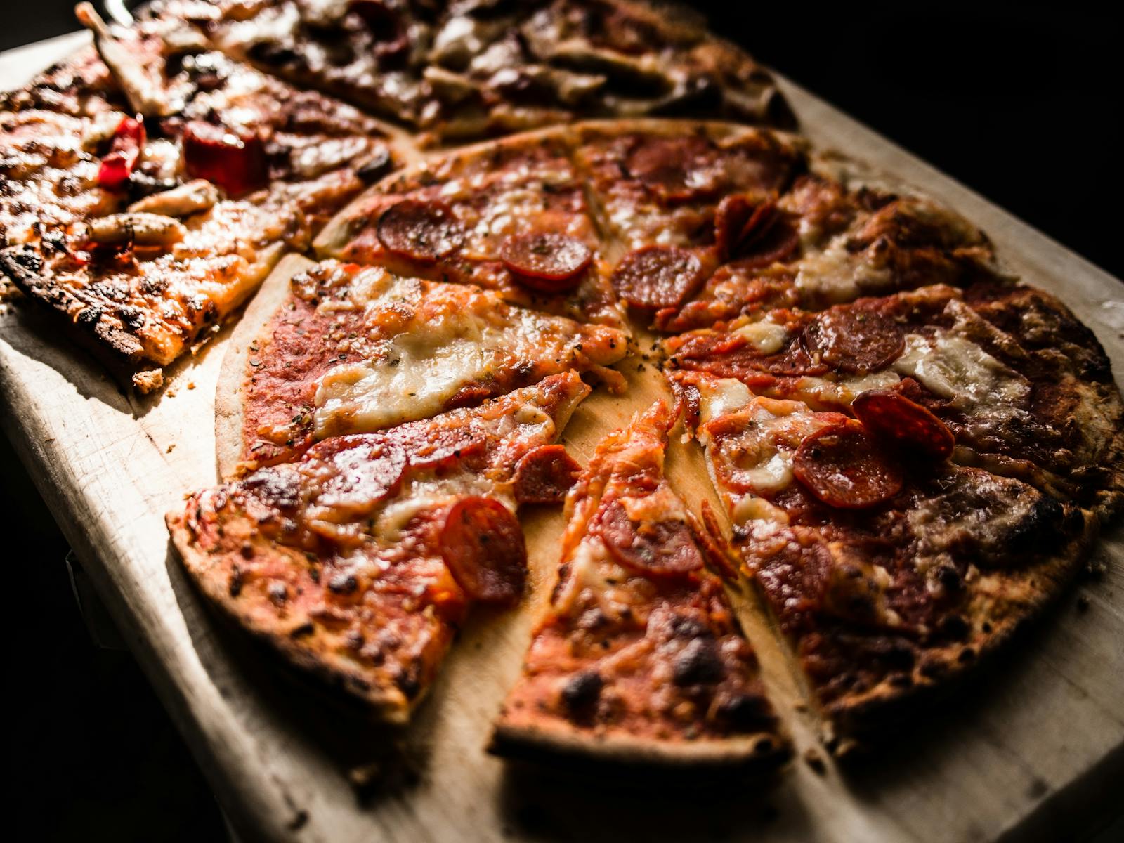 How does an Electric Pizza Oven work? article illustration