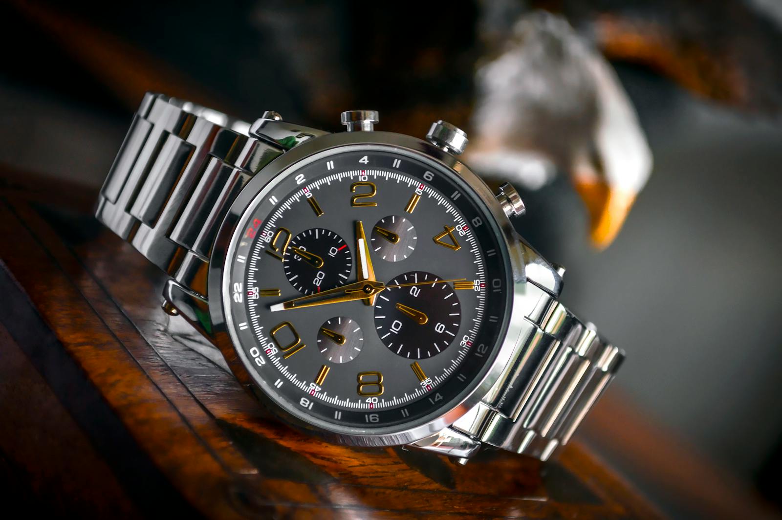 How does a Mechanical Wristwatch work? article illustration
