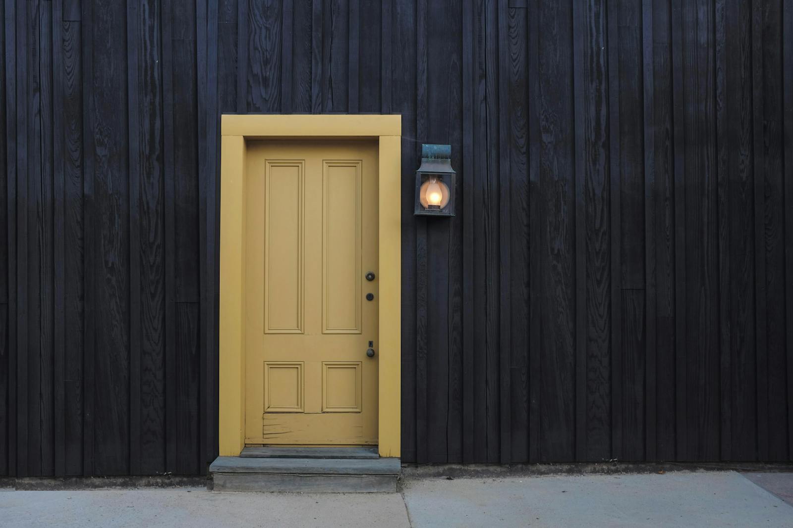 How does a Smart Doorbell work? article illustration