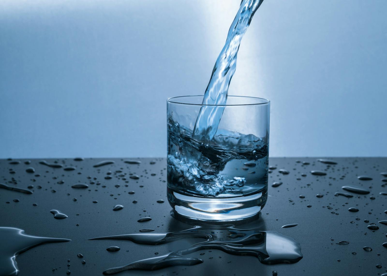 How does a Smart Water Bottle work? article illustration