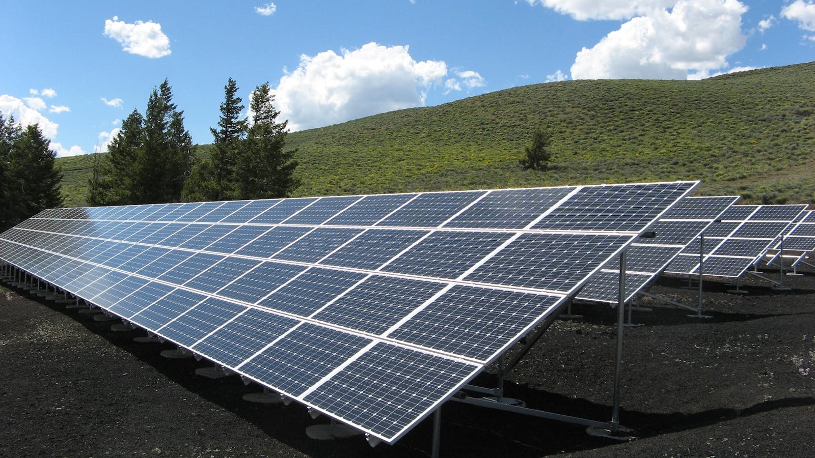 How does a Solar Water Heater work? article illustration